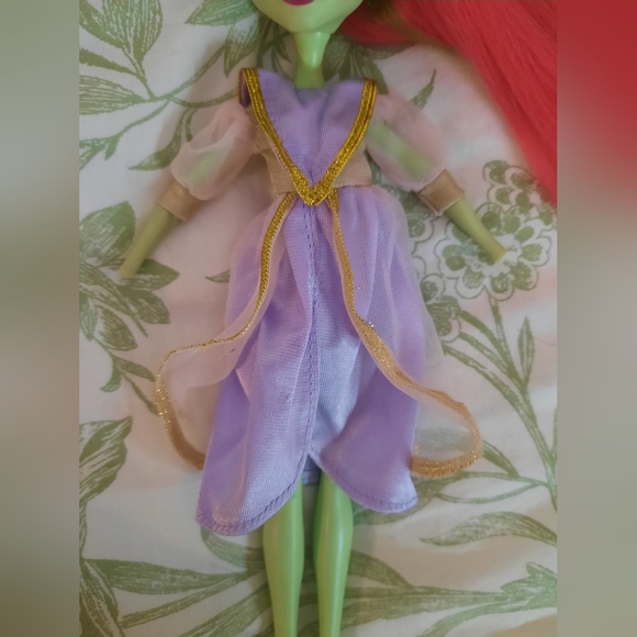 Monster High Set of Clothes - Picture 5 of 7